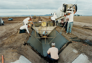 Concrete Canal Towed Boat Liner